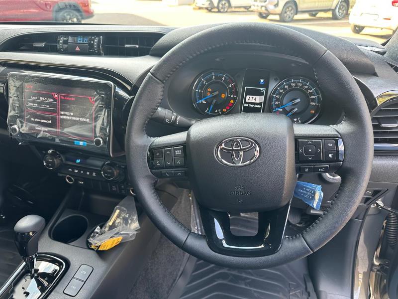 Toyota Hilux Legend 55 - Image 4
