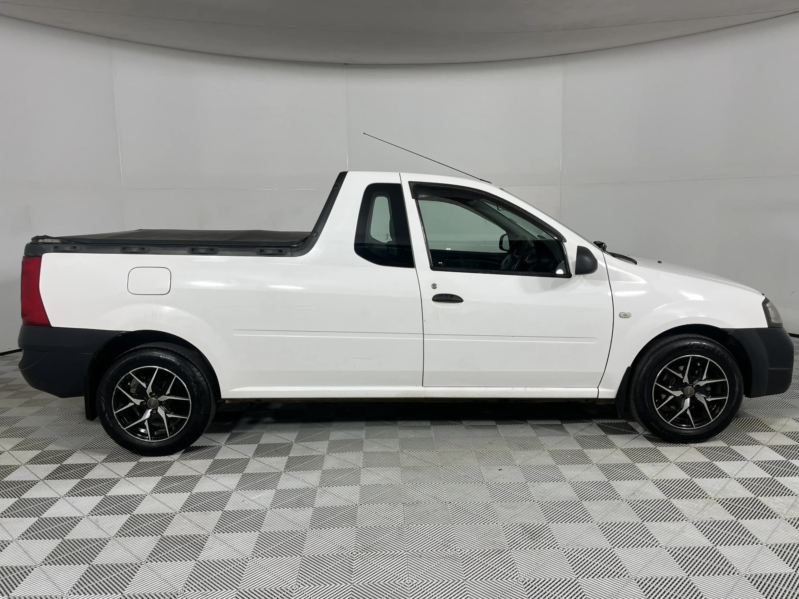 Nissan Np200 - Image 3