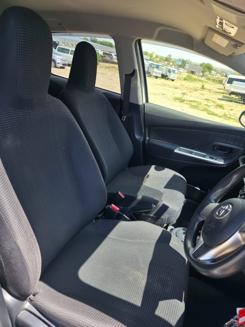 Toyota Vitz  - Image 5